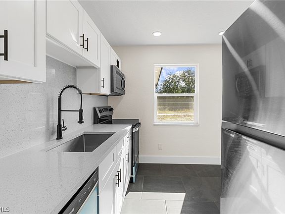 5th image of 124 Andros St