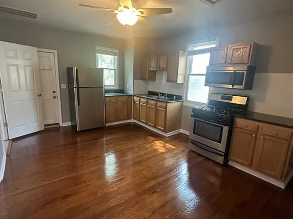 2132 W 11th St, Cleveland, OH 44113