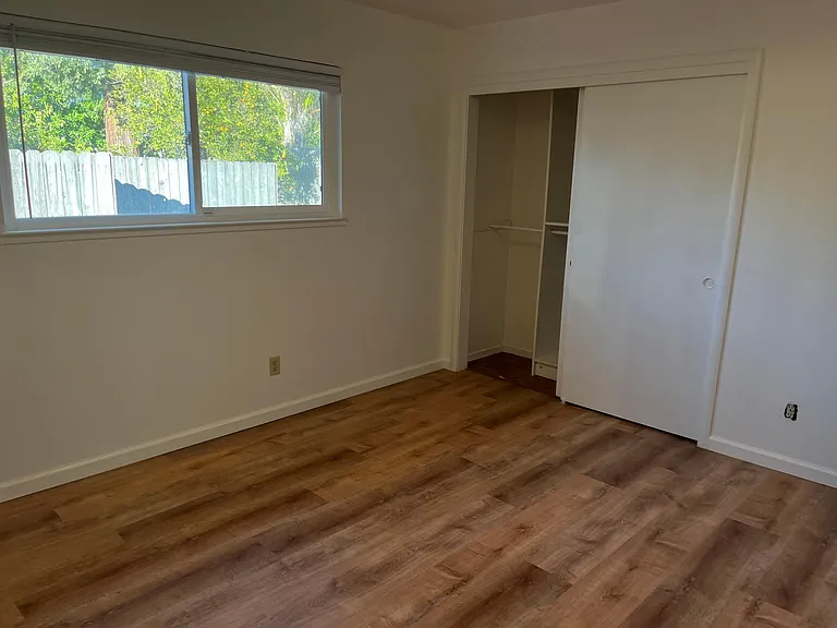 6260 Riverside Blvd — Photo 17