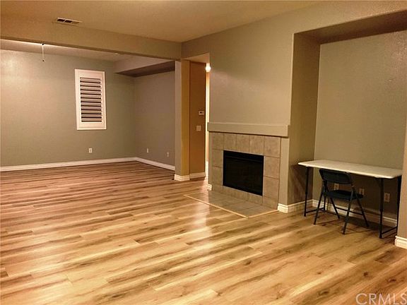 3rd image of 1863 Shakespeare Sq