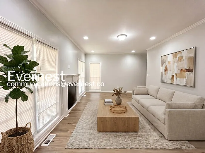 66 Holly Rd NW — Photo 3