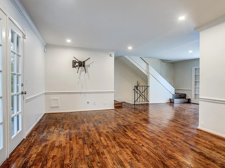 3610 Prescott Ave — Photo 2