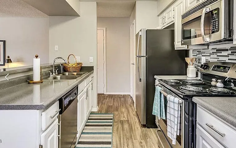 445 S Dobson Rd #B2 — Photo 3