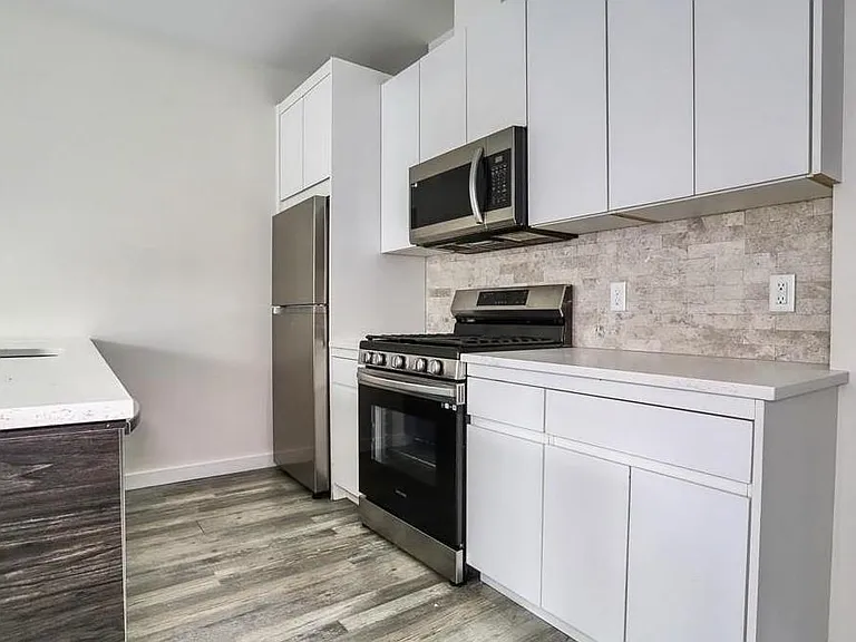 140 Avenue B #204 — Photo 7