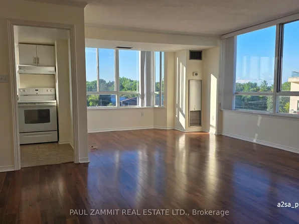 270 Davis Dr #804, Newmarket, ON L3Y 8K2