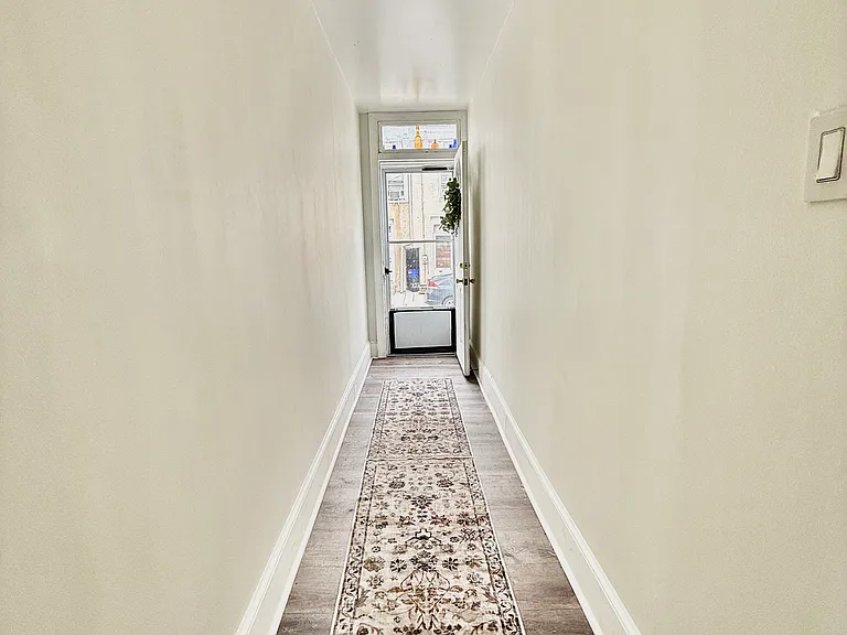 122 2nd St #2 — Photo 33