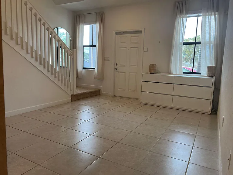 542 SW 19th Ter #542 — Photo 6