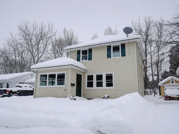21 Parkview Ter, Rochester, NY 14617