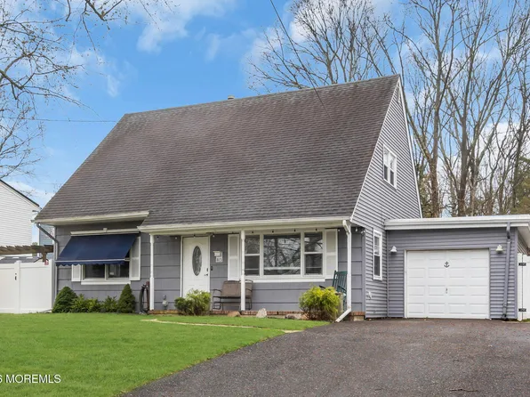 813 Raleigh Drive, Toms River, NJ 08753