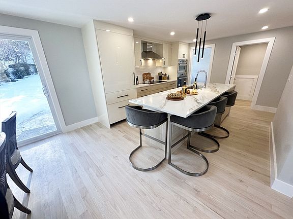 4th image of 59 Roundwood Rd