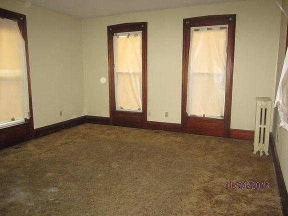 3rd image of 467 N Miami St