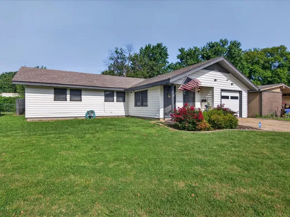 107 Mockingbird Ln, Bartlesville, OK 74003