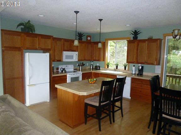 2nd image of 1778 SW Coast Ave