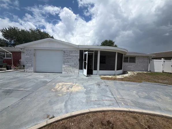 3441 Eisenhower Dr, Holiday, FL 34691