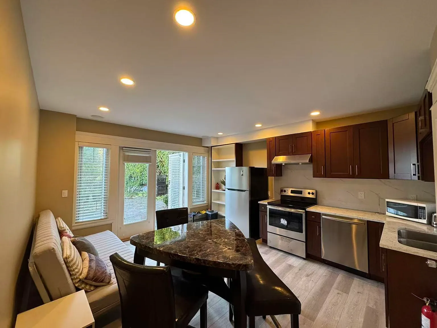 1 bed, 500 sqft, $2,350 — Photo 3
