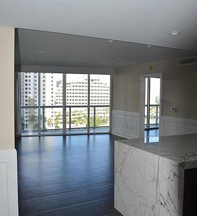 2nd image of 495 Brickell Ave #By1006
