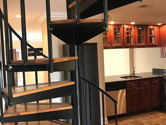 4th image of 627 N 18th St APT 306