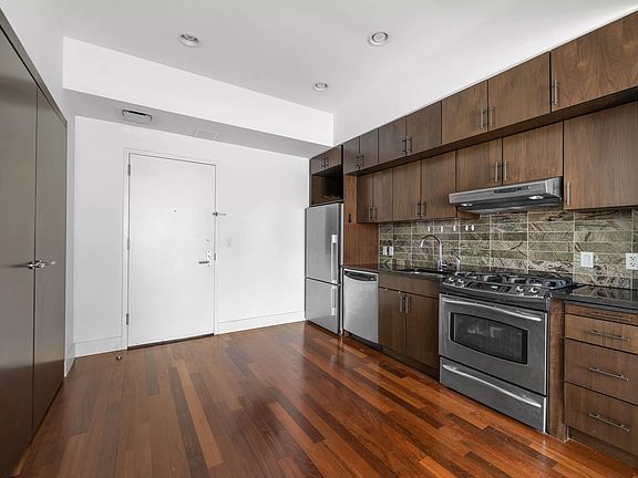 4th image of 150 Myrtle Ave APT 410