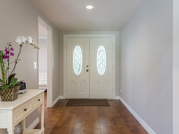5th image of 24649 Calvert St