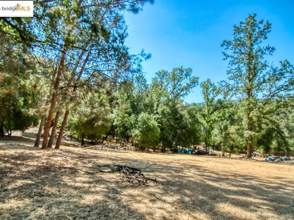 12715 Eagle Ct, Groveland, CA 95321