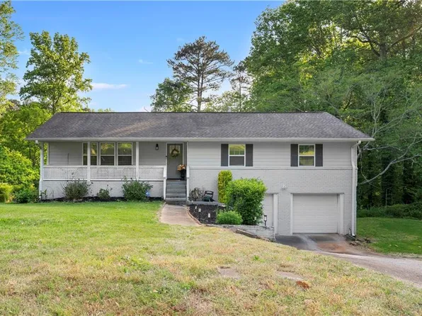 1609 Elm Ridge Way, Stone Mountain, GA 30083