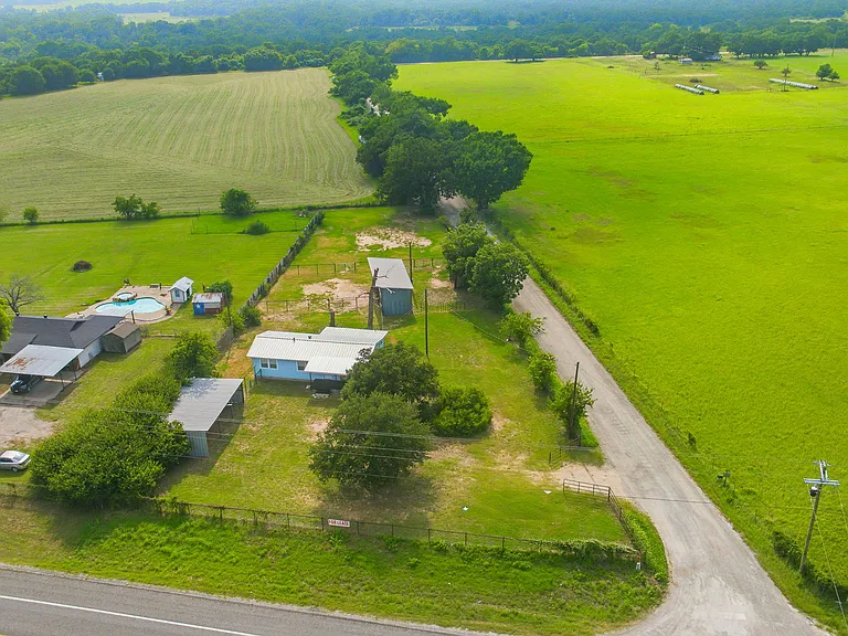 25263 N Highway 281 — Photo 33