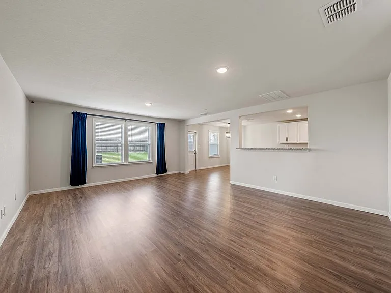 6231 Antares — Photo 7