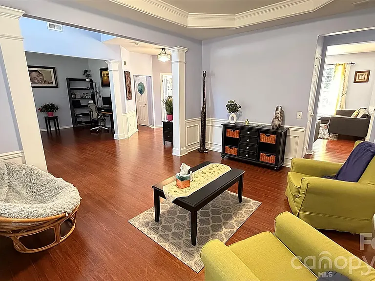 9542 Oswald Ln — Photo 34