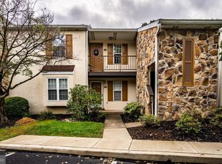 267 Valley Stream Ln, Chesterbrook, PA 19087