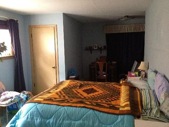 2nd image of 4241 Oakton St