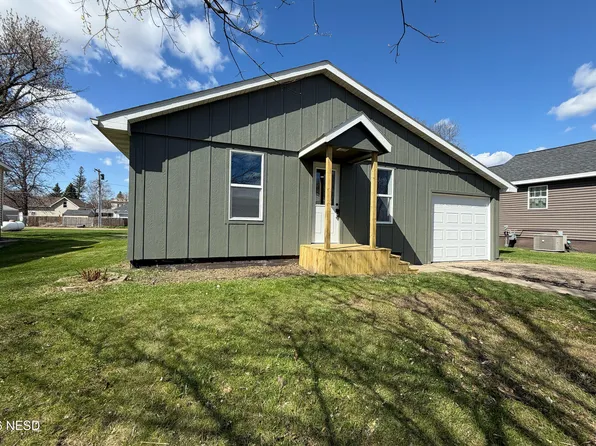 407 Pheasant Ave, Hayti, SD 57241