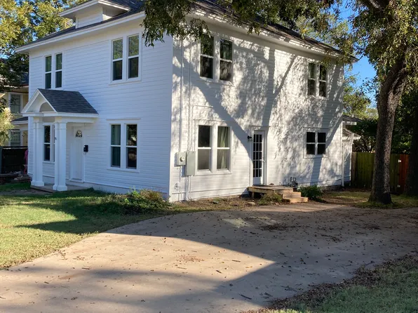 911 W Hickory St, Denton, TX 76201