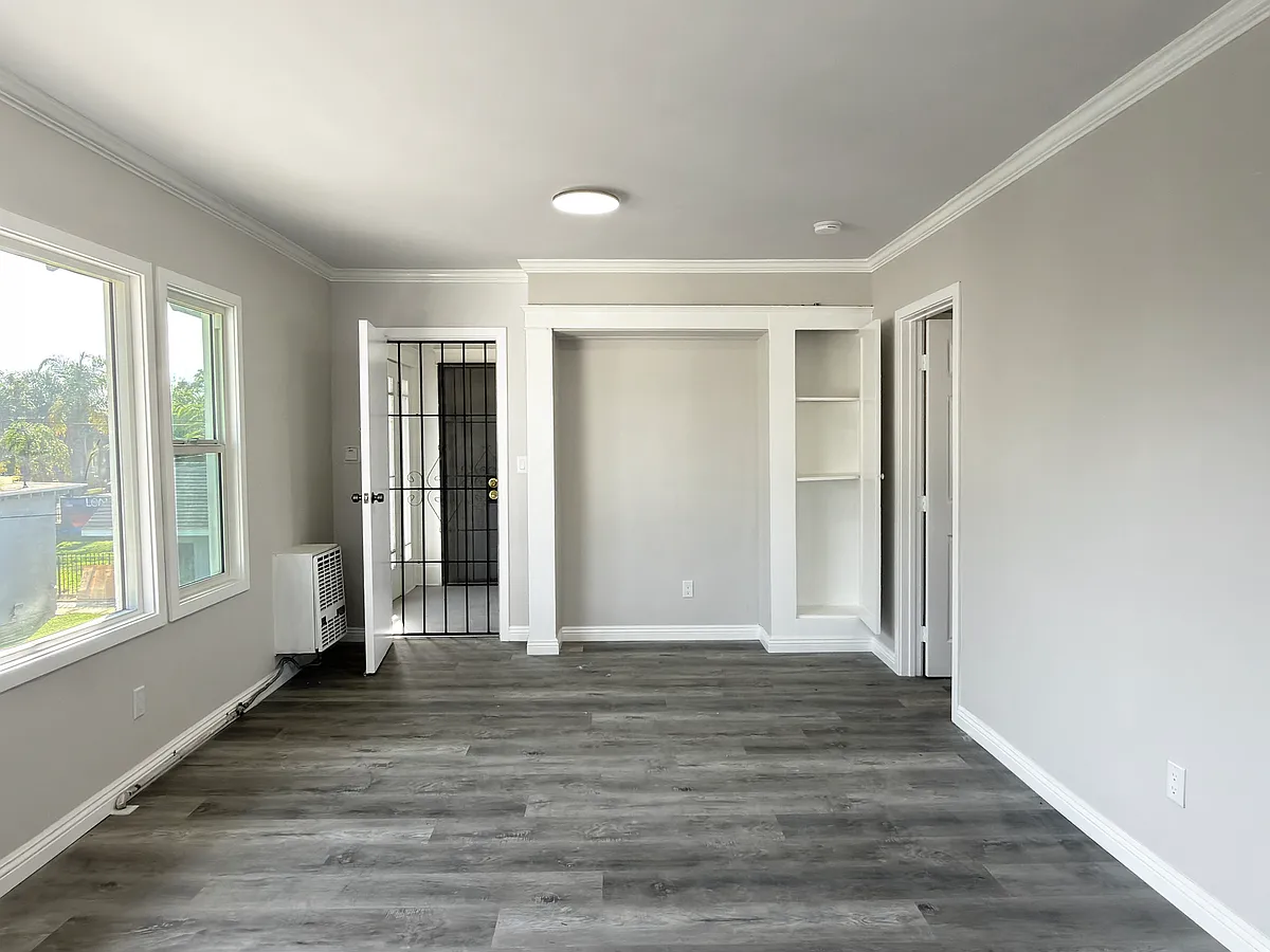 Building Photo - 1135 Olive Ave #1143