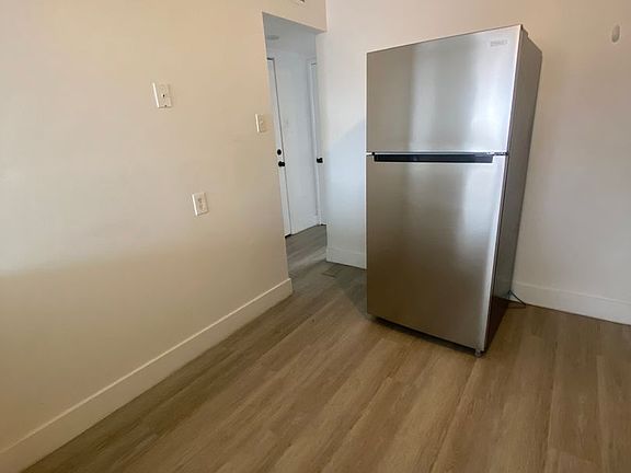 4th image of 813-815 W Courtois St #815D