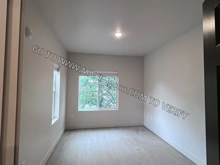 940 Grand Avenue — Photo 7