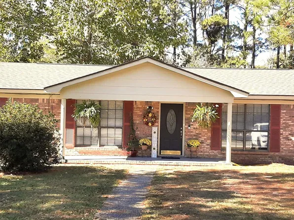 105 Avalon St, Brewton, AL 36426