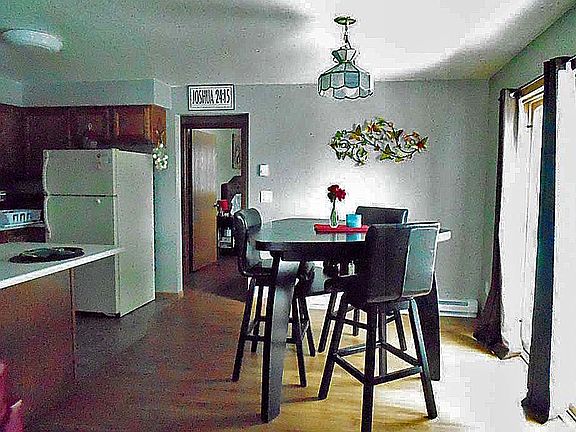 3rd image of 1413 Hoover Ct