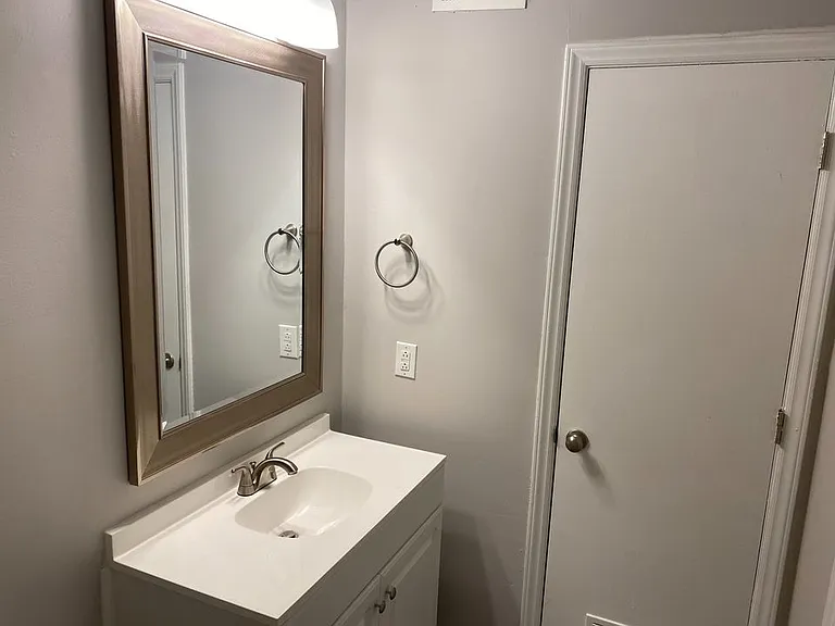 1006 W Main St #2 — Photo 6