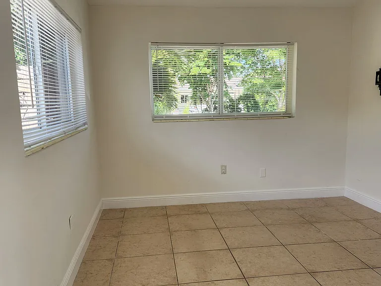 1800 SW 85th Ct — Photo 12