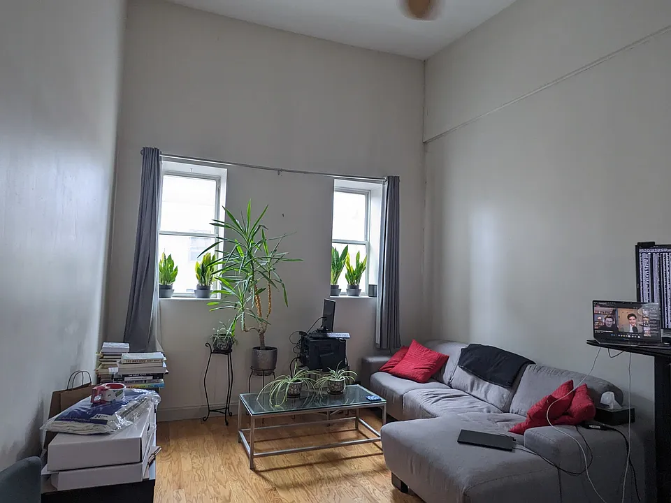 130 E State St #402