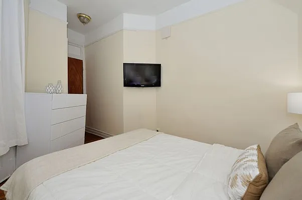 Rented by Eisenberg Exclusives | media 69