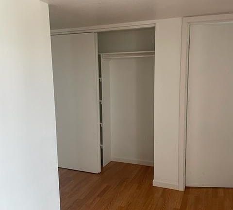2nd image of 1122 E Broadway St