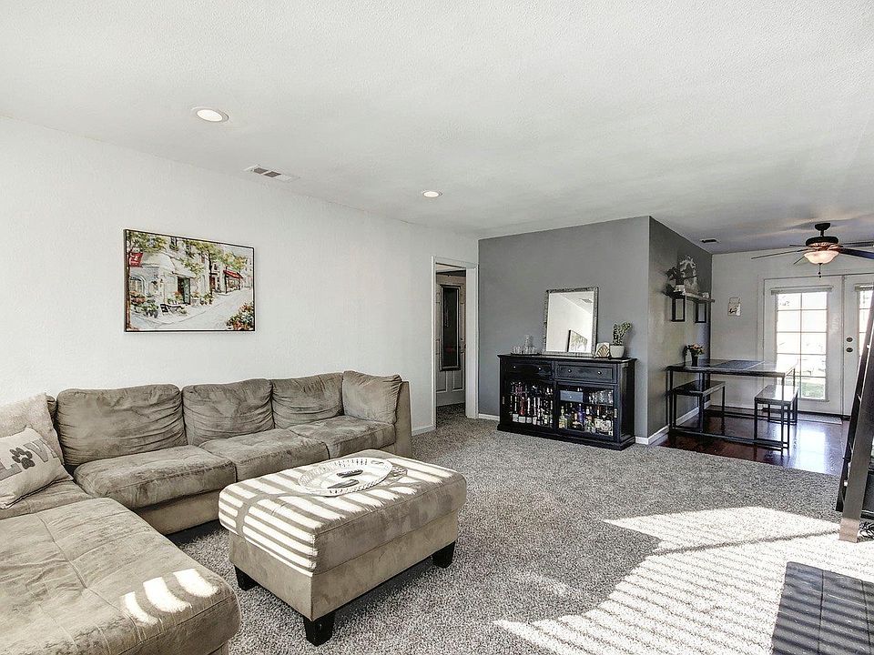 2nd image of 4990 Alcott Dr