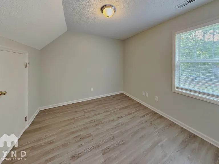 2024 Julian Ln — Photo 16