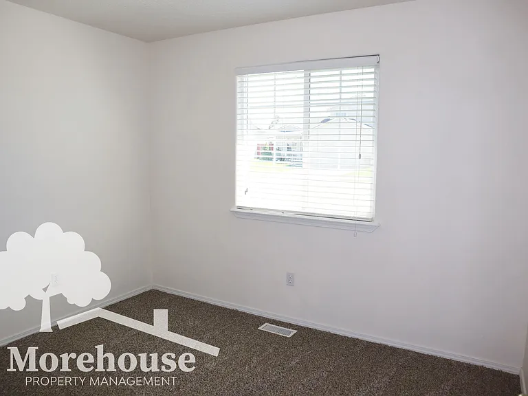 3919 Groveton St — Photo 20