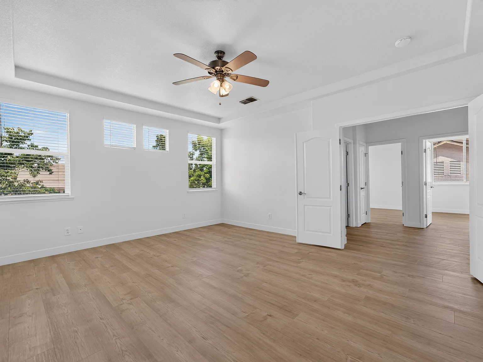 4 bed, 2900 sqft, $3,800 — Photo 4