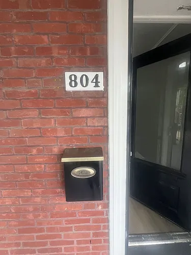 804 Queen St Photo 1
