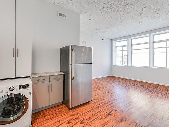4th image of 2029 Montrose St APT 203