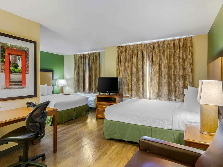 Studio Suite - 2 Queen Beds