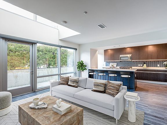 4th image of 360 S Market St Unit 2005